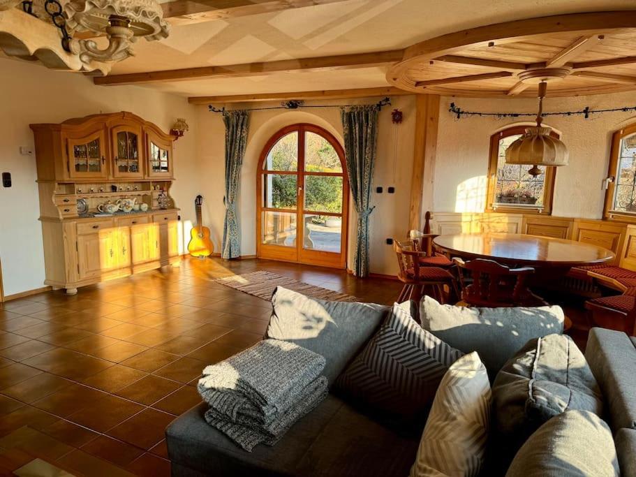Romantisches Alpenchalet - Mit Sauna Und Kamin - Ruhig Und Zentral Бад-Тельц Екстер'єр фото